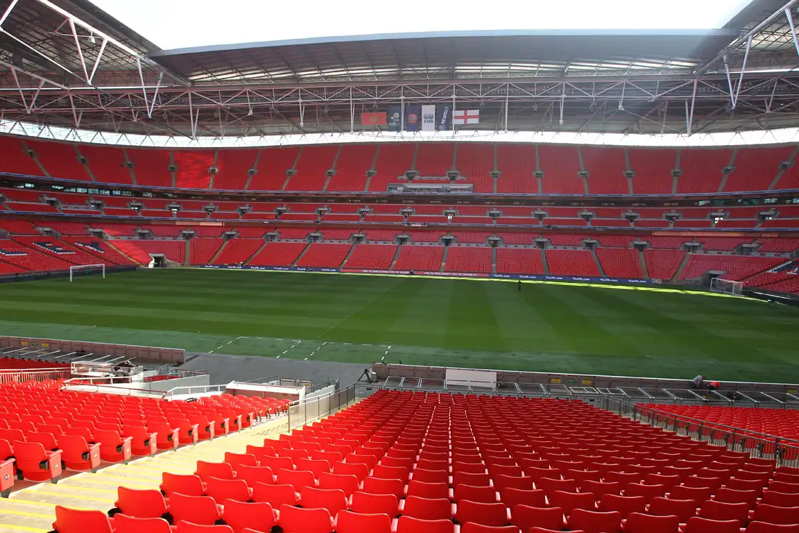 North Stand alakatsomon näkymä 143