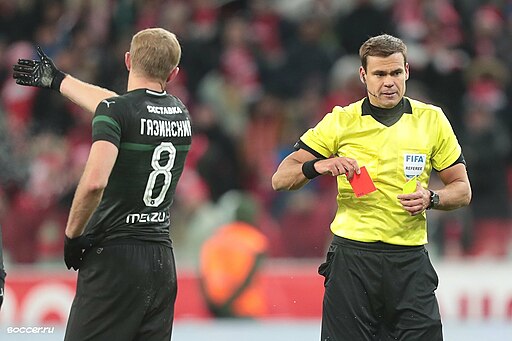 Jalkapallon 11 pahinta VAR-päätöstä kautta aikain background image