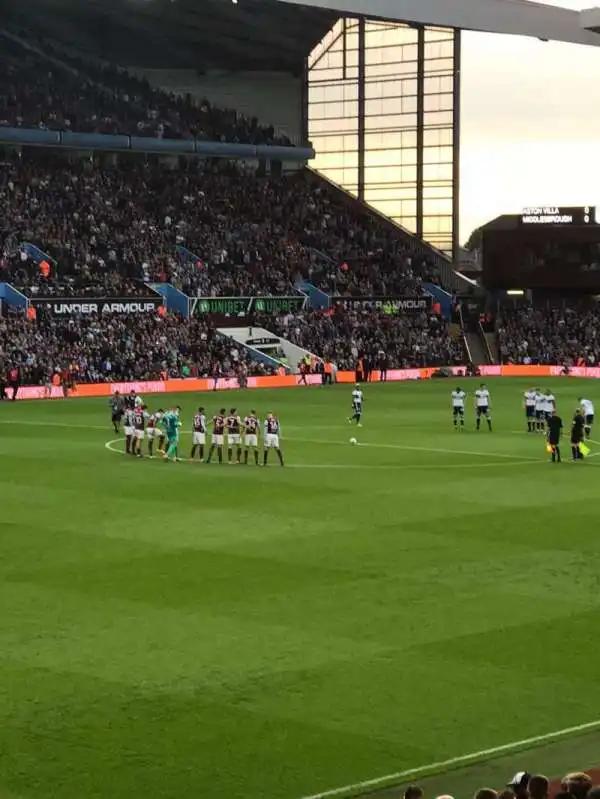 Doug Ellis Stand - Block M2, joka tarjoaa erinomaisen näkymän koko stadionille.